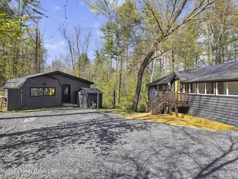 18 Country Club Ln, Woodstock, NY 12498