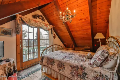 Bedroom - 730 Mill St, Windham, NY 12496 photo 4 of 6
