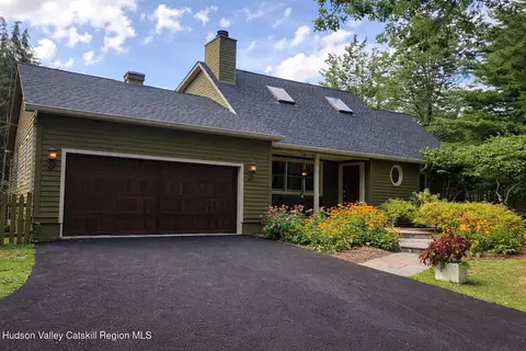 1 Rapp Hill Rd, New Paltz, NY 12561
