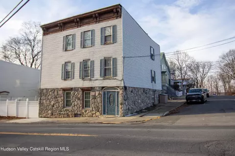 75-77 S 3rd St, Hudson, NY 12534