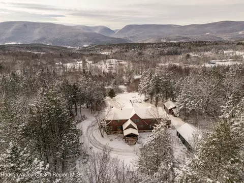 37 Notch View Rd, Prattsville, NY 12468