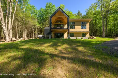 31 Windham Farms Rd, Windham, NY 12496