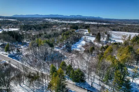 1178 Sleepy Hollow Rd, Athens, NY 12015