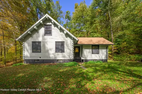 75 Upper Hollow Rd, Austerlitz, NY 12017
