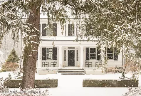 Exterior - 34 Broad St, Kinderhook, NY 12106 photo 3 of 7