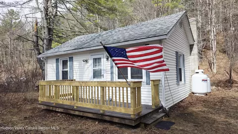 7272 New York 81, East Durham, NY 12423
