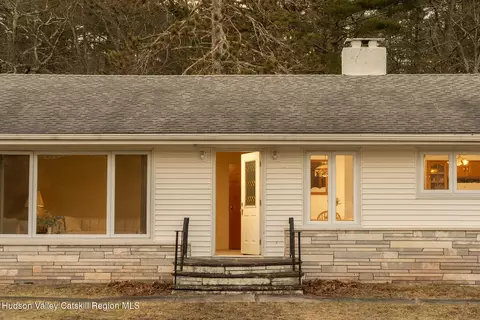 185 Maple Lawn Rd, Round Top, NY 12473