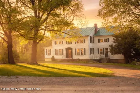 139 Haddock Hill Rd, Old Chatham, NY 12136