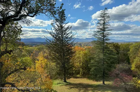 4317 Ny 23, Hudson, NY 12534