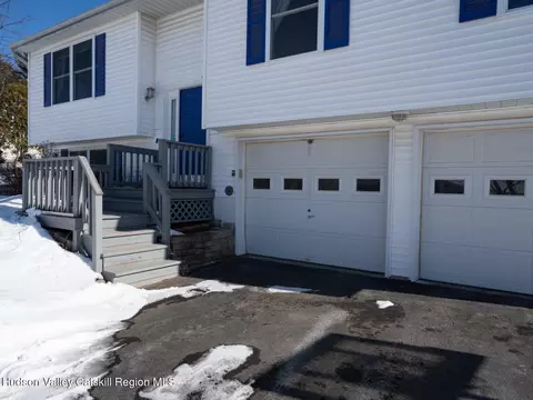 6604 Van Zandt Dr, Valatie, NY 12184