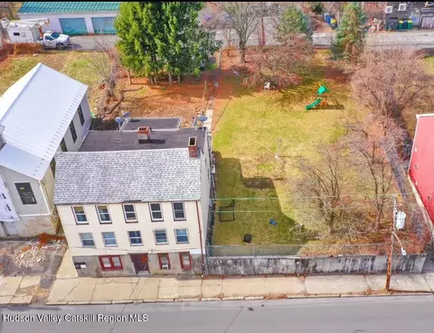 233-235 Columbia St, Hudson, NY 12534