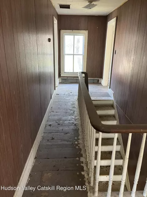 Entry Way - 519 Old Route 23, Acra, NY 12405 photo 5 of 5