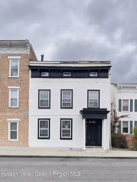208 Warren St, Hudson, NY 12534