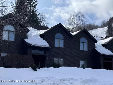 82 Liftside Dr #A-7, Hunter, NY 12442