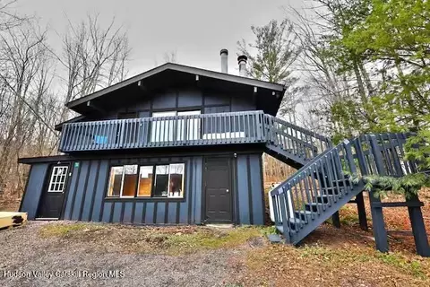 14 Creek Ln, Hunter, NY 12442