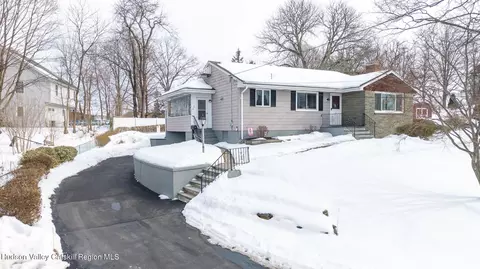 2 Clifton Ter, Kingston, NY 12401