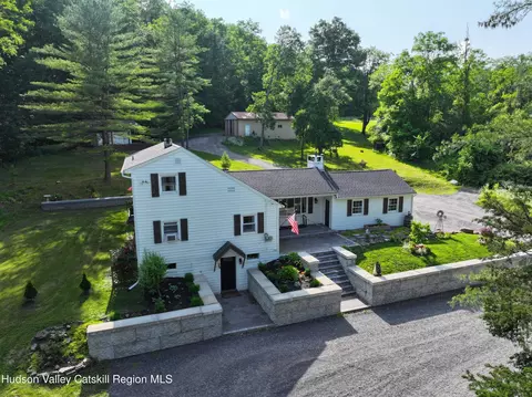 53 Nodine Mountain Rd, New Baltimore, NY 12124