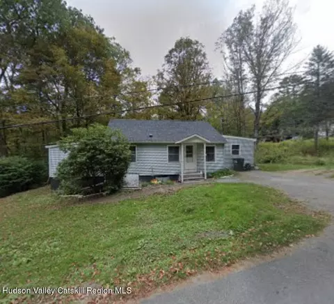 39 Old Mountain Rd, New Lebanon, NY 12125