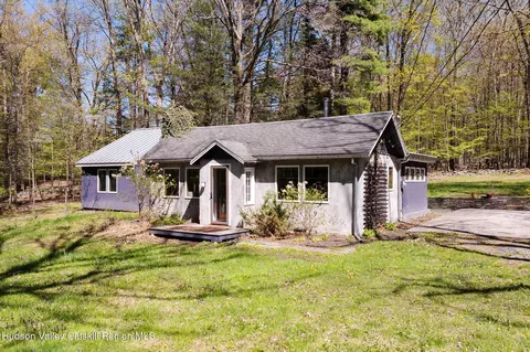 171 W Hurley Rd, Woodstock, NY 12498