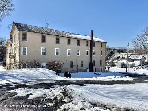 Exterior - 1114 Main St, Catskill, NY 12414 photo 2 of 6