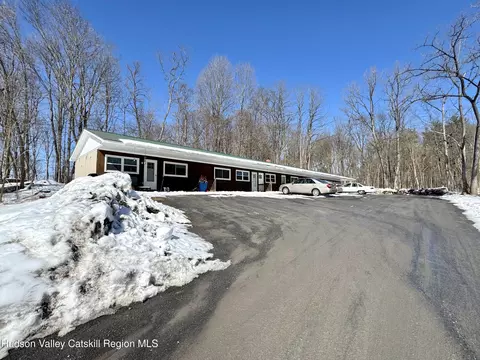 Exterior - 1114 Main St, Catskill, NY 12414 photo 3 of 6
