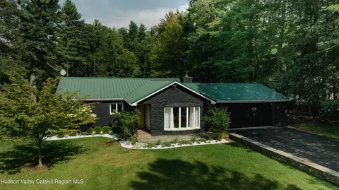 26 Krom Rd, Olivebridge, NY 12461