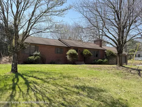 609 New Paltz Rd, Highland, NY 12528