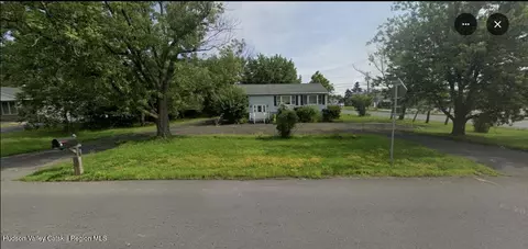 4 Delaware Ave, Hudson, NY 12534