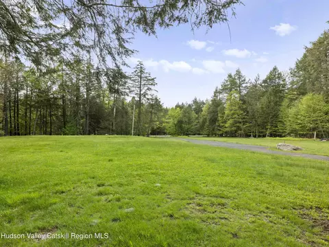 Exterior - 114 Conifer Lake Rd W, Jewett, NY 12444 photo 2 of 4