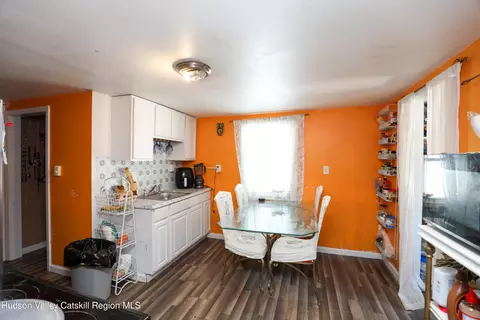 Entry Way - 654 Broadway, Esopus, NY 12429 photo 3 of 3