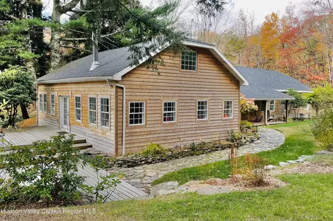 673 Samsonville Rd, Kerhonkson, NY 12446