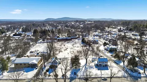 21 Bluestone Ct, Kingston, NY 12401