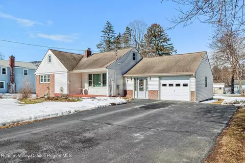 157 Grove St, Middleburgh, NY 12122