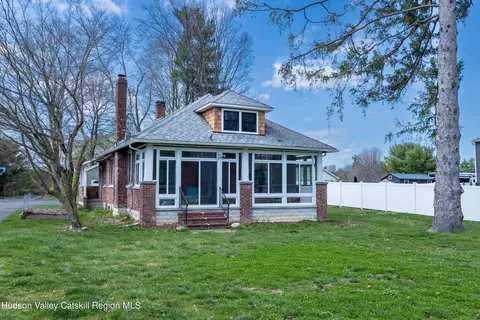 4018 Chatham St, Valatie, NY 12184