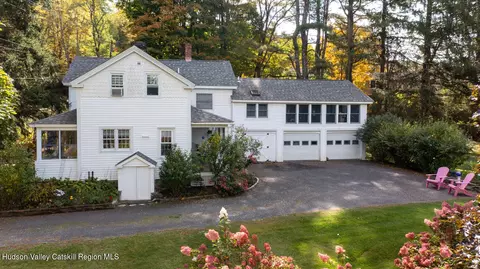 118 Old Shaker Rd, New Lebanon, NY 12125