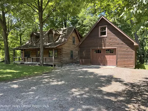 5 Will Palmer Rd, Catskill, NY 12414