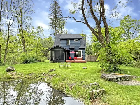 196 Tinker St, Woodstock, NY 12498
