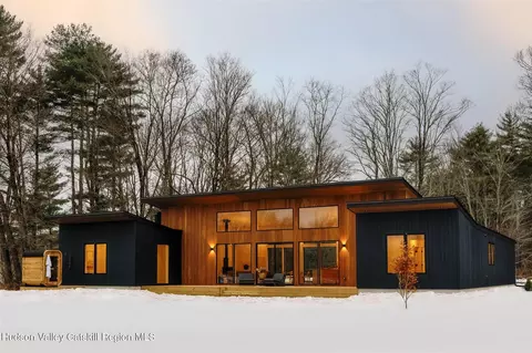 11 Franklin Ln, Accord, NY 12404