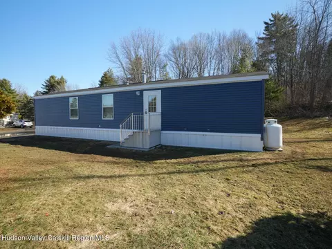 24 Birch Way, Pittstown, NY 12185