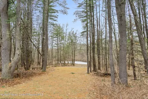 186 W Hand Hill Rd, East Nassau, NY 12062