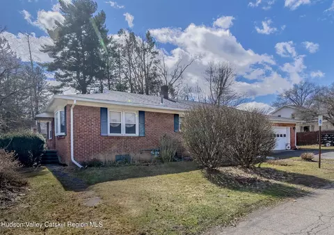 377 E Chester St, Kingston, NY 12401