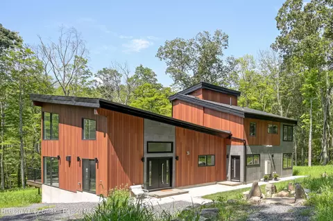 30 Narrow Rd, Kingston, NY 12401