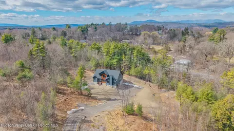 32 Pro Ct, Hurley, NY 12443
