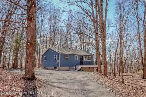18 Elm St, Chatham, NY 12037