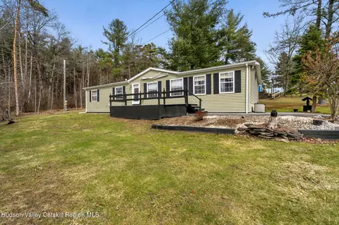 748 Mackey Rd, East Durham, NY 12423