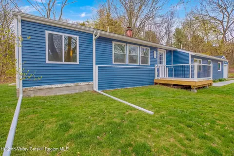 127 Spring Lake Rd, Red Hook, NY 12571