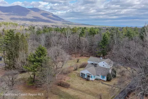 117 Ohayo Mountain Rd, Woodstock, NY 12498