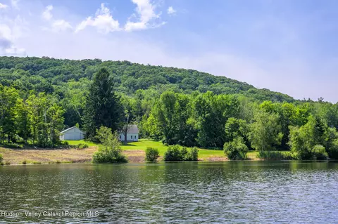 105 Norton Rd, Austerlitz, NY 12017
