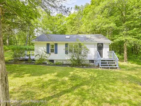 126 Hommelville Rd, Saugerties, NY 12477