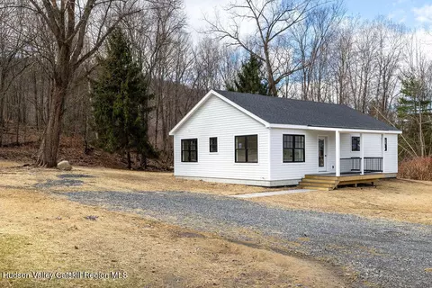 217 Anthony St Ext, Copake, NY 12516